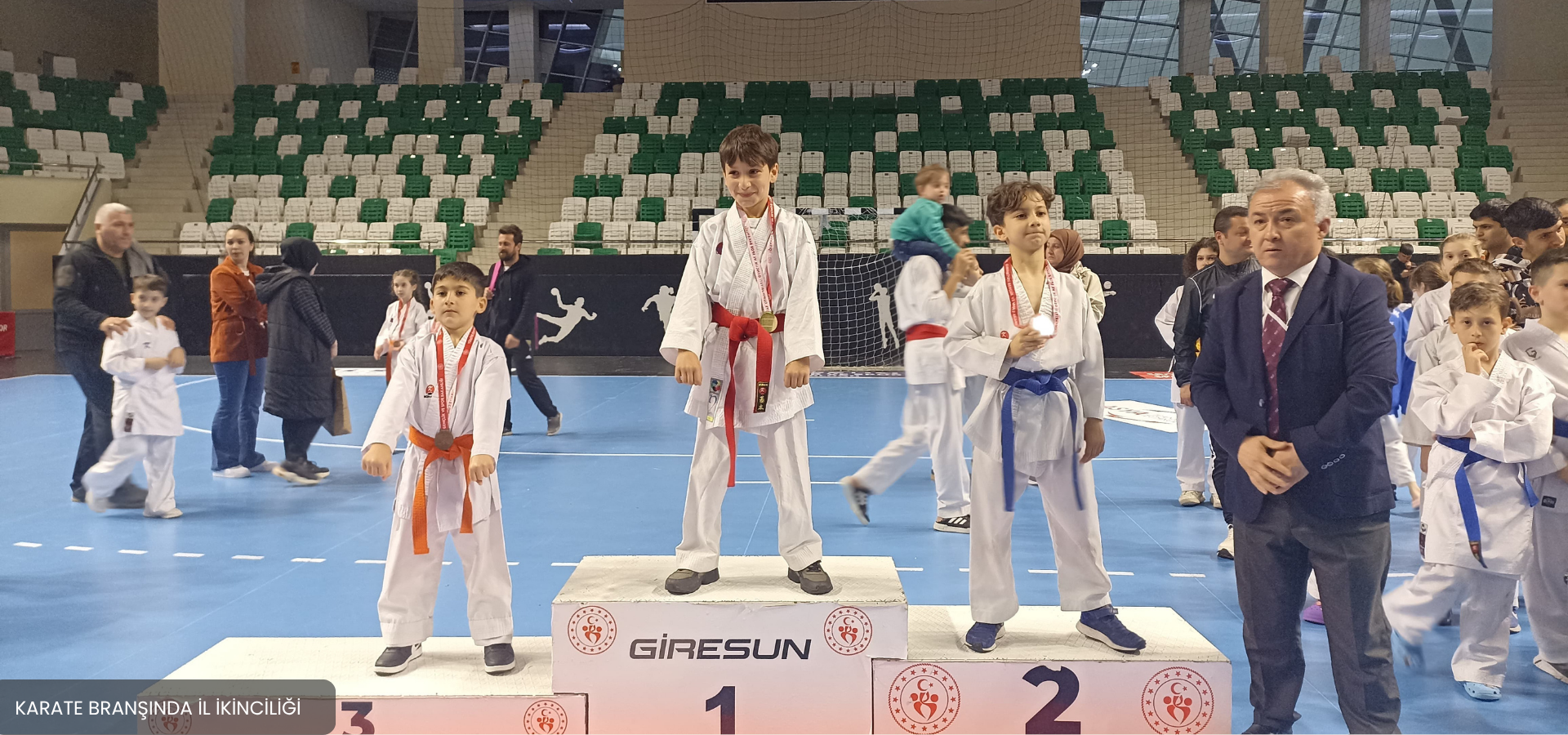 KARATE BRANŞINDA İL İKİNCİLİĞİ