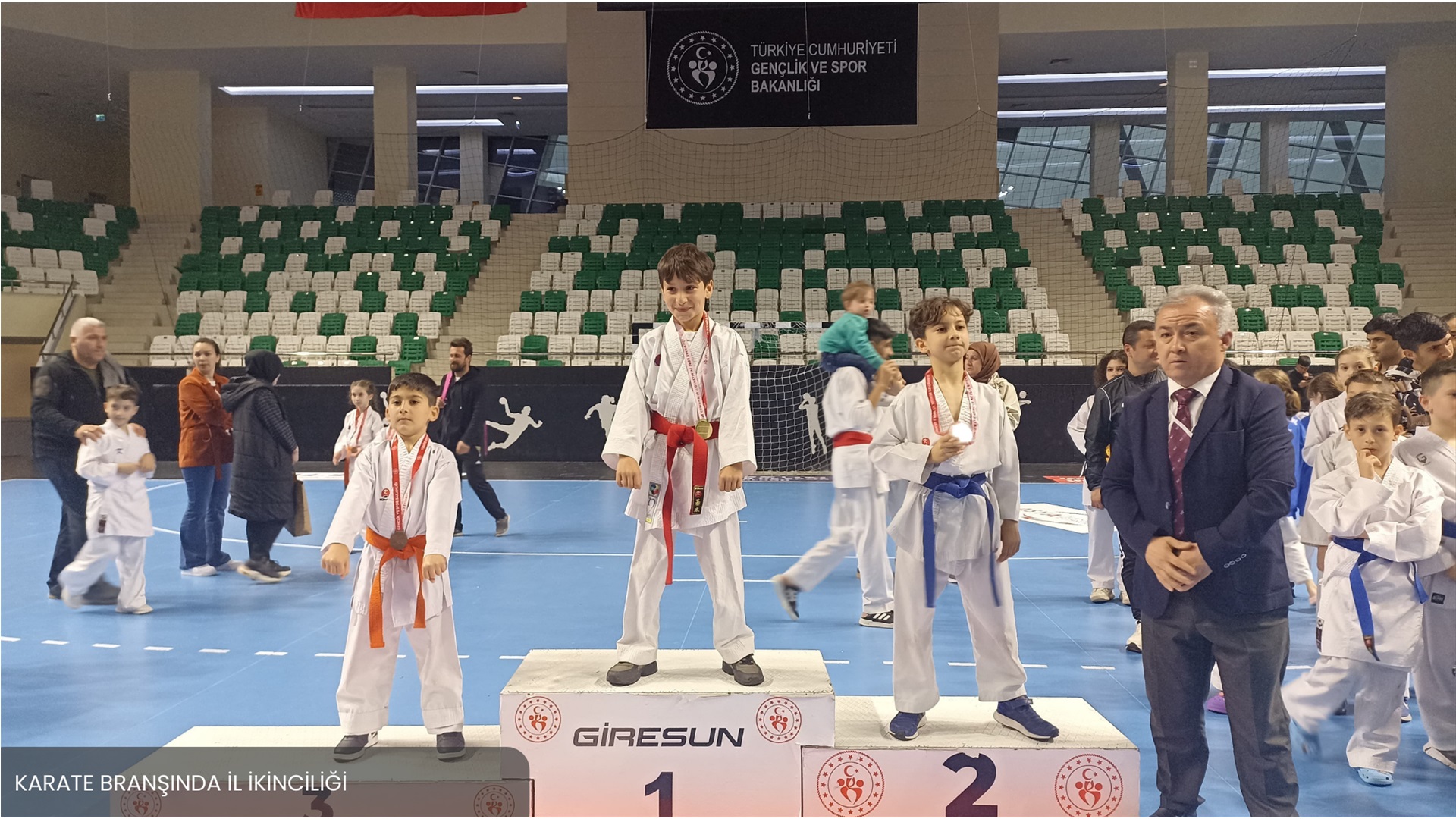 KARATE BRANŞINDA İL İKİNCİLİĞİ