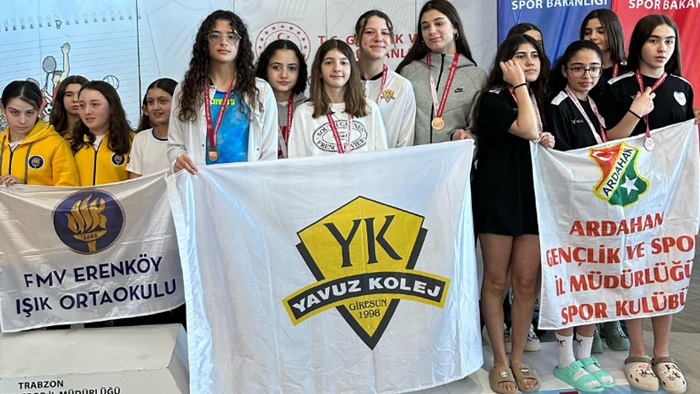 KIZ YÜZME TAKIMIMIZ TÜRKİYE FİNALLERİNDE